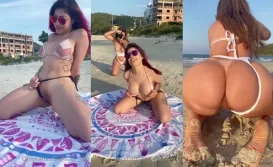 Elizabeth Borges e amiga tesuda tirando fotos peladinhas na praia