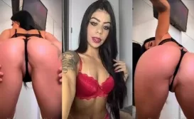 Novinha Fernanda Vilela rebolando com calcinha fio dental dividiu a buceta